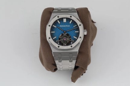 R8 Factory Audemars Piguet Royal Oak 26522TI.OO.1220TI.01 Calibre 2924 Case diameter: 41mm Replica