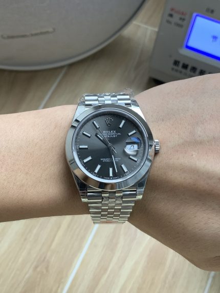 VS Factory Rolex Datejust m126300-0008 Calibre 3235 Case diameter: 41mm Replica